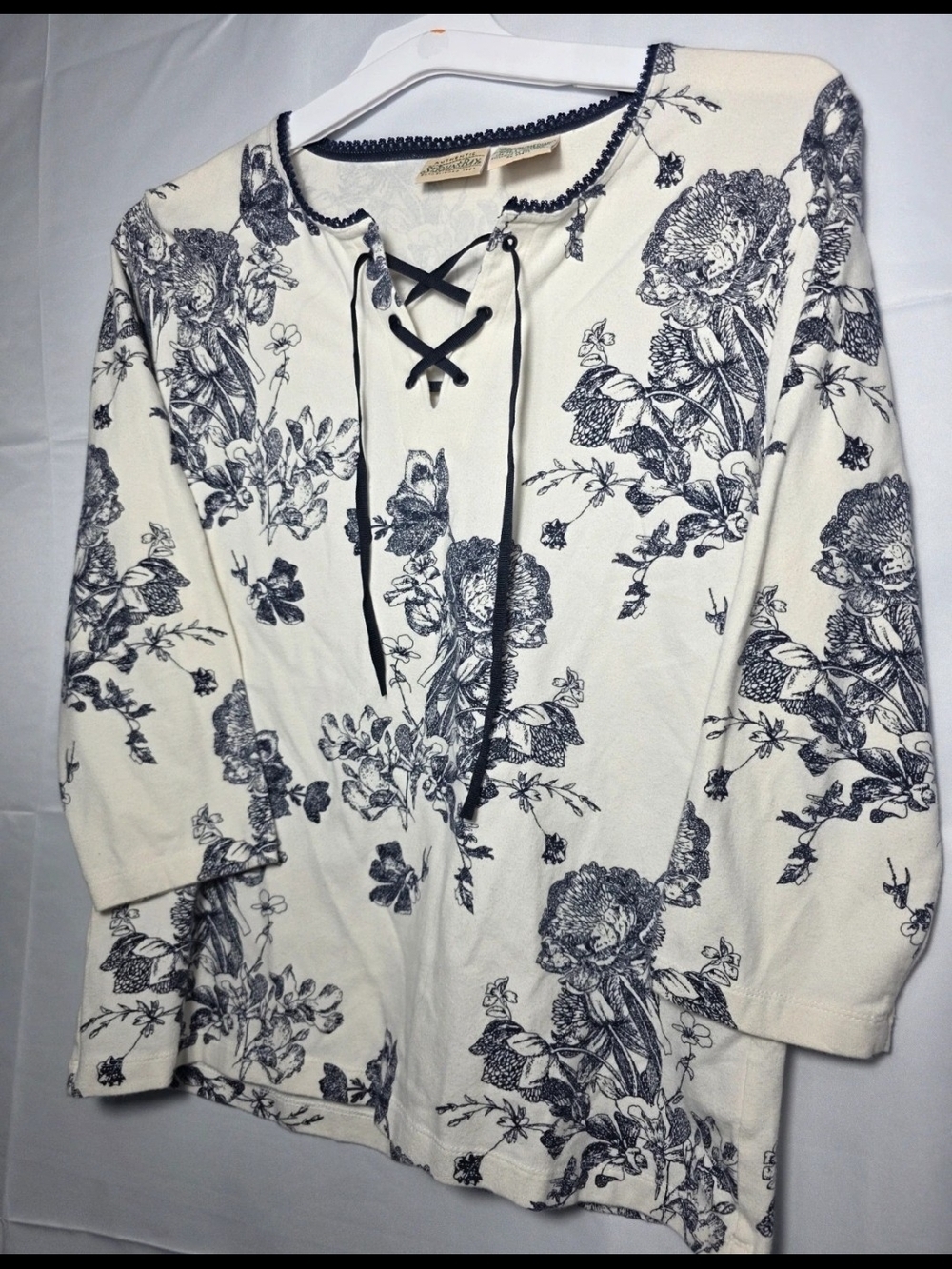 St. John's Bay Cream Top with Navy Trim and Lace-Up Neck Medium Cottagecore Y2K